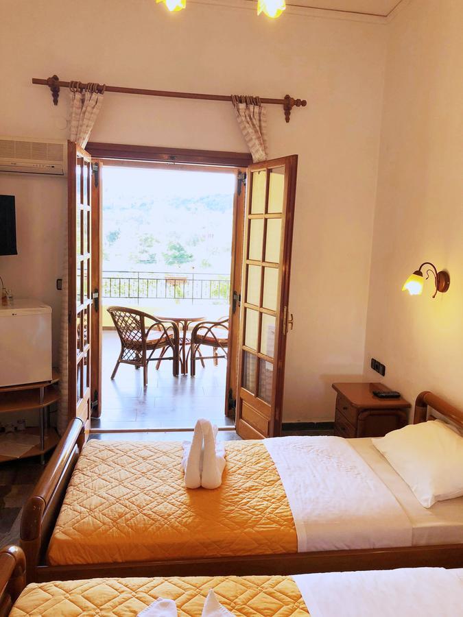 Regina Hotel Vasilátika Eksteriør billede