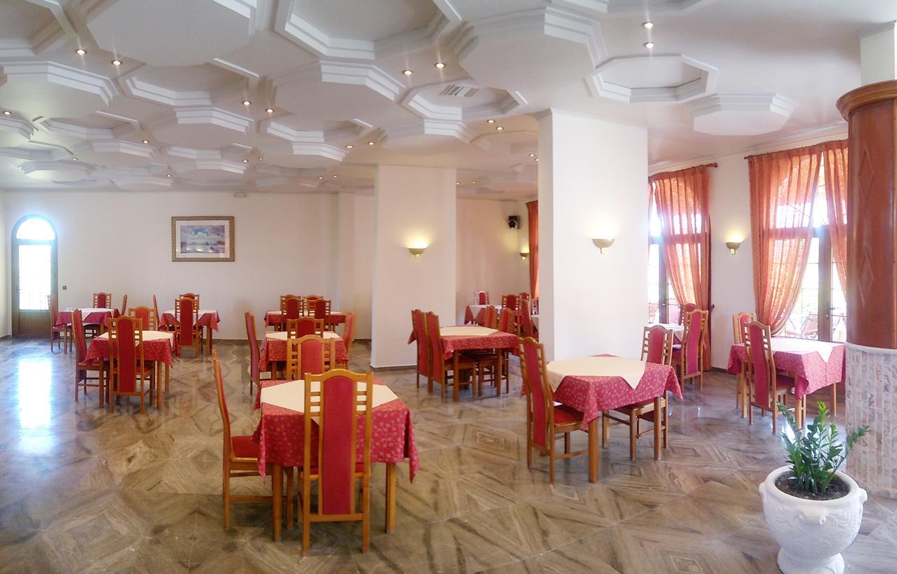 Regina Hotel Vasilátika Eksteriør billede